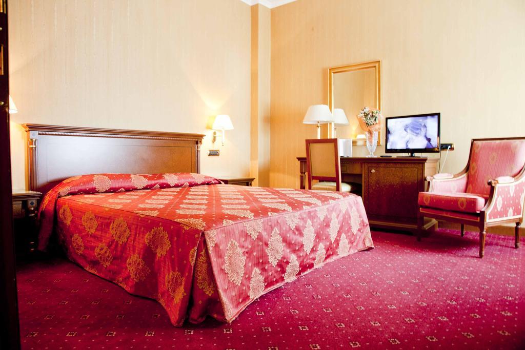 Hotel Jolly Castrovillari Ruang foto