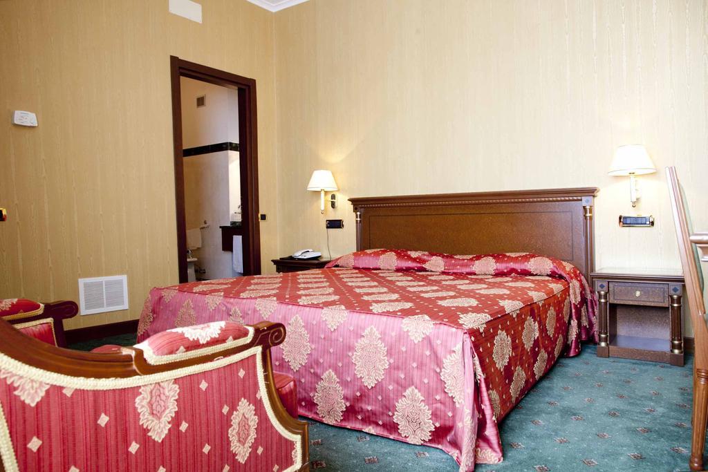Hotel Jolly Castrovillari Bagian luar foto