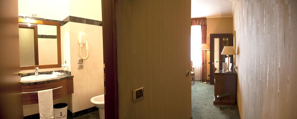 Hotel Jolly Castrovillari Bagian luar foto