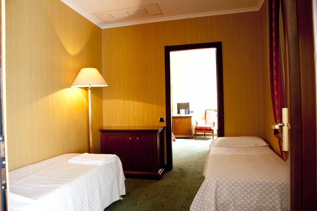 Hotel Jolly Castrovillari Ruang foto