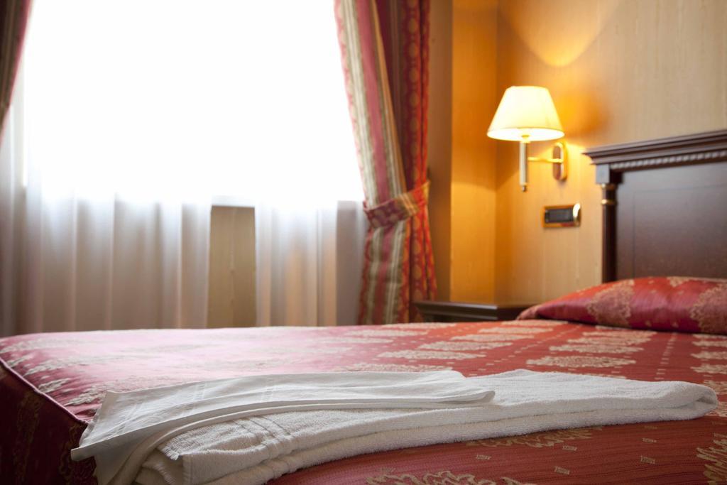 Hotel Jolly Castrovillari Ruang foto