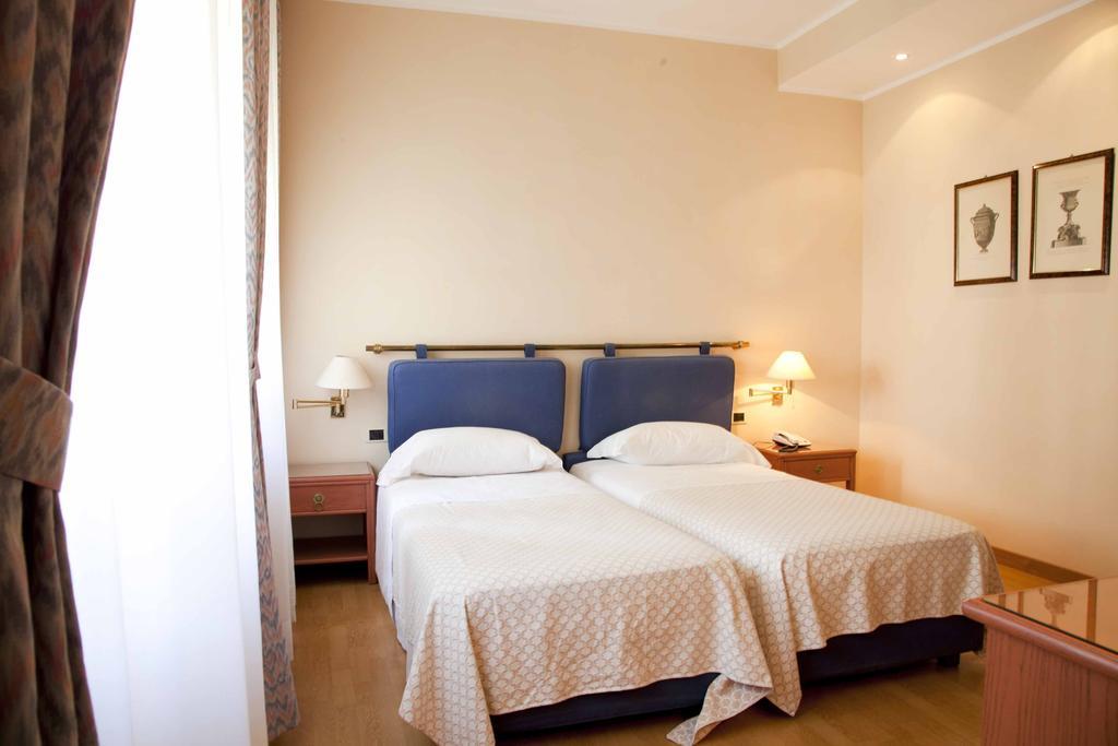 Hotel Jolly Castrovillari Ruang foto