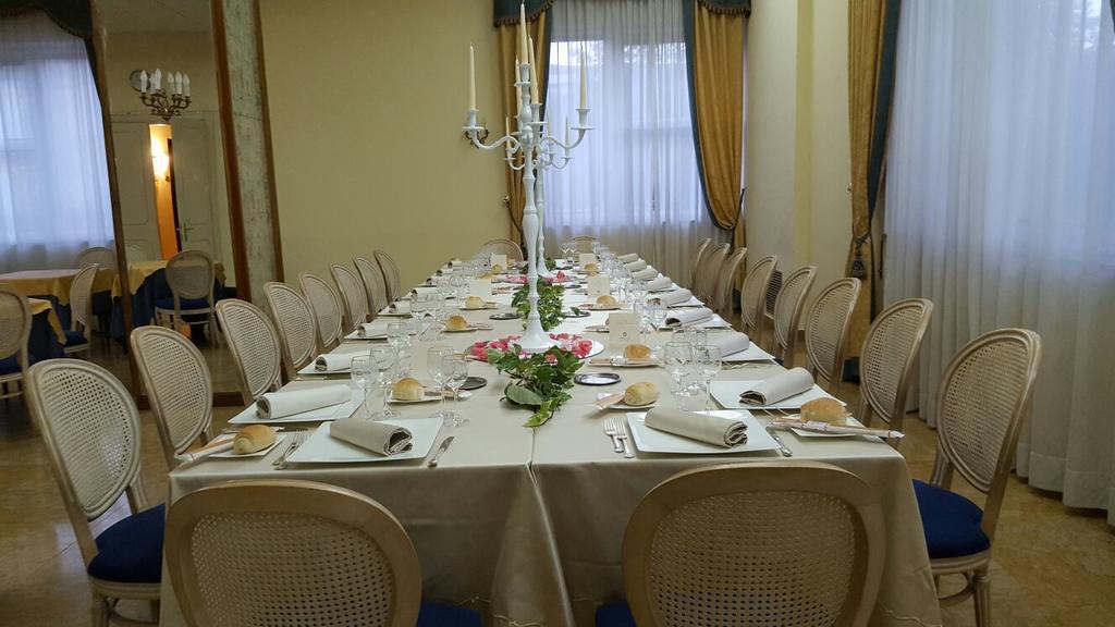 Hotel Jolly Castrovillari Bagian luar foto